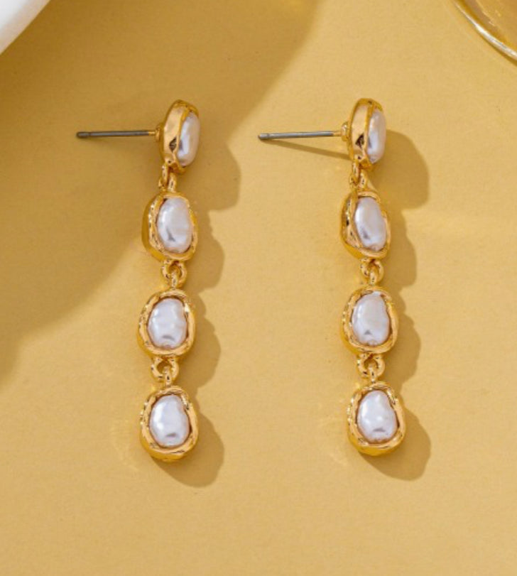 Luna Pearl Earrings