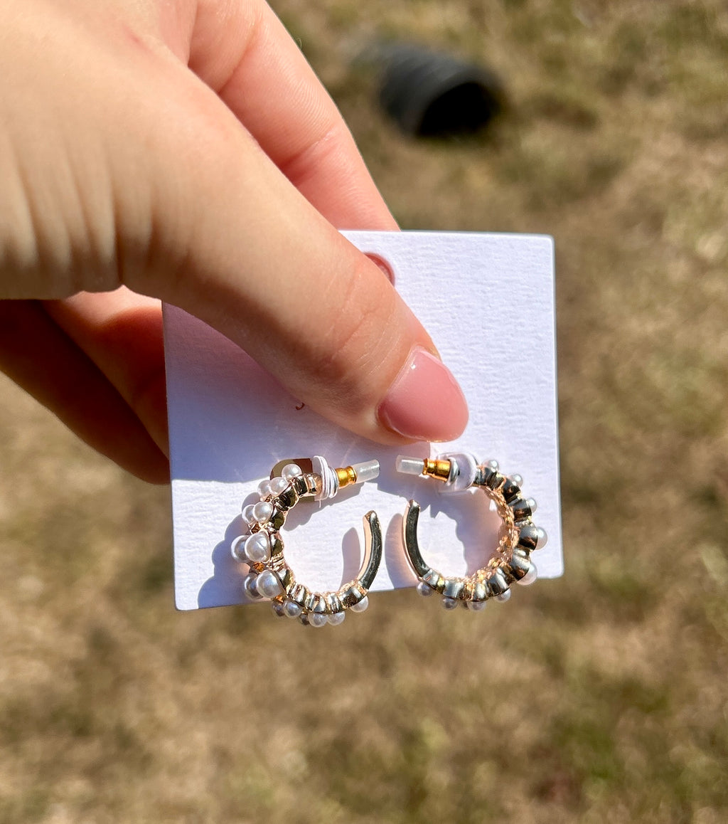 Darling Pearl Hoops